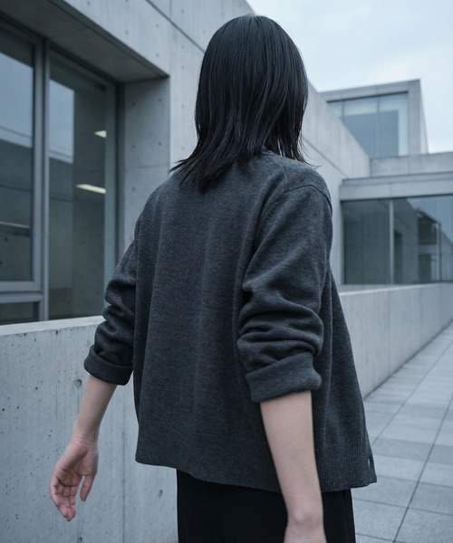 STYLE DELI(スタイルデリ)の「【BLK001】リサイクルポリニュアンス釦カーディガン(カーディガン/ボレロ・レディース・杢グレー/チャコールグレー・FREE)」の12枚目の写真