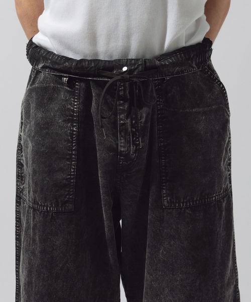niko and...(ニコアンド)の「ケミカルベイカーパンツ(その他パンツ・メンズ・ブルー/ブラック/ブラウン・MEDIUM/LARGE)」の18枚目の写真