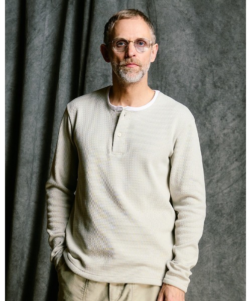 wjk(ダヴルジェイケイ)の「back boa thermal henley L/S(Tシャツ/カットソー・メンズ・ブラック/ライトグレー/ホワイト・X-LARGE/LARGE/MEDIUM/SMALL)」の3枚目の写真