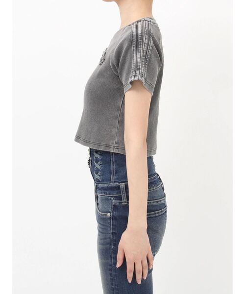 GYDA(ジェイダ)の「GEMYNTAR patchブリーチトップス(Tシャツ/カットソー・レディース・ライトブルー/ブラック・FREE)」の14枚目の写真