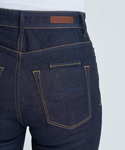 YANUK(ヤヌーク)の「ブーツカット"SHANNY"(デニムパンツ・レディース・ワンウォッシュ・27inch/26inch/25inch/23inch/22inch/21inch/24inch)」の3枚目の写真