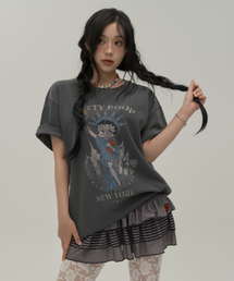 CNVS（ベティ ブープ）の「ベティブープインニューヨークオーバーサイズ半袖Tシャツ_チャコール（Tシャツ/カットソー）」