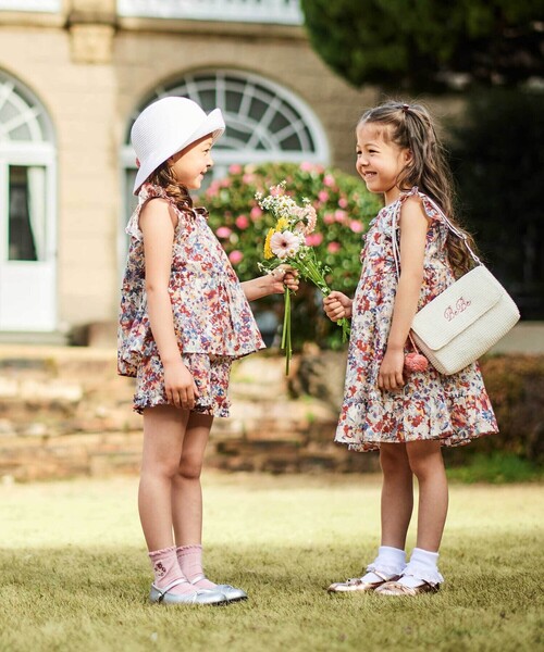 BeBe(ベベ)の「【お揃い】【DEVEAUX】ローンフラワープリントフリルショートパンツ(90~140cm)(その他パンツ・キッズ・レッド系その他・110cm/130cm/120cm/140cm)」の16枚目の写真