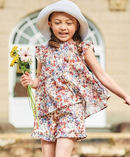 BeBe(ベベ)の「【お揃い】【DEVEAUX】ローンフラワープリントフリルショートパンツ(90~140cm)(その他パンツ・キッズ・レッド系その他・110cm/130cm/120cm/140cm)」の15枚目の写真