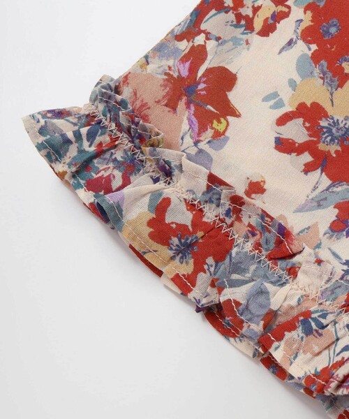 BeBe(ベベ)の「【お揃い】【DEVEAUX】ローンフラワープリントフリルショートパンツ(90~140cm)(その他パンツ・キッズ・レッド系その他・110cm/130cm/120cm/140cm)」の6枚目の写真