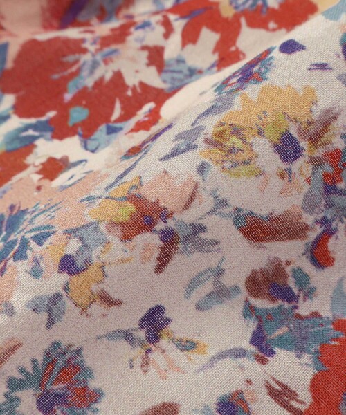 BeBe(ベベ)の「【お揃い】【DEVEAUX】ローンフラワープリントフリルショートパンツ(90~140cm)(その他パンツ・キッズ・レッド系その他・110cm/130cm/120cm/140cm)」の3枚目の写真