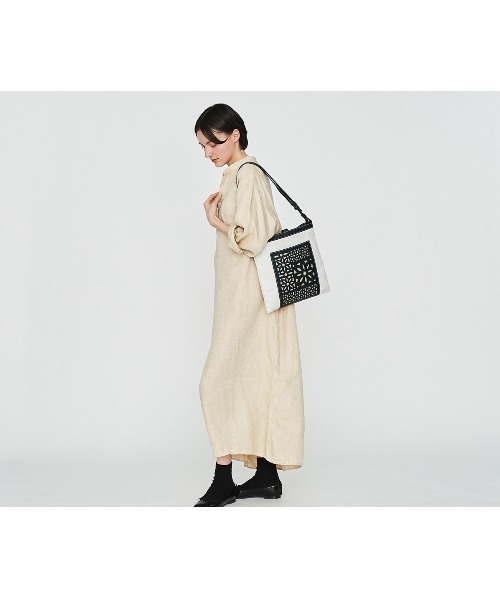 genten(ゲンテン)の「タペストリーカットワーク 2wayショルダーバッグ(ショルダーバッグ・レディース・ホワイト/ブラウン/ターコイズブルー・FREE)」の21枚目の写真