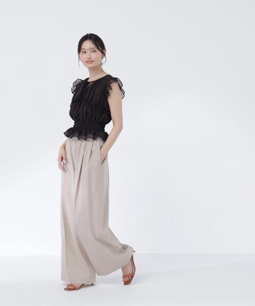 NATURAL BEAUTY BASIC(ナチュラルビューティーベーシック)の「フリルシャーリングペプラムブラウス(シャツ/ブラウス・レディース・ベージュ系その他/オフホワイト/ブラック/ブラウン系その他・フリ-)」の6枚目の写真