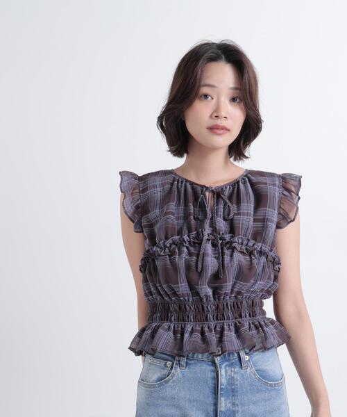NATURAL BEAUTY BASIC(ナチュラルビューティーベーシック)の「フリルシャーリングペプラムブラウス(シャツ/ブラウス・レディース・ベージュ系その他/オフホワイト/ブラック/ブラウン系その他・フリ-)」の9枚目の写真
