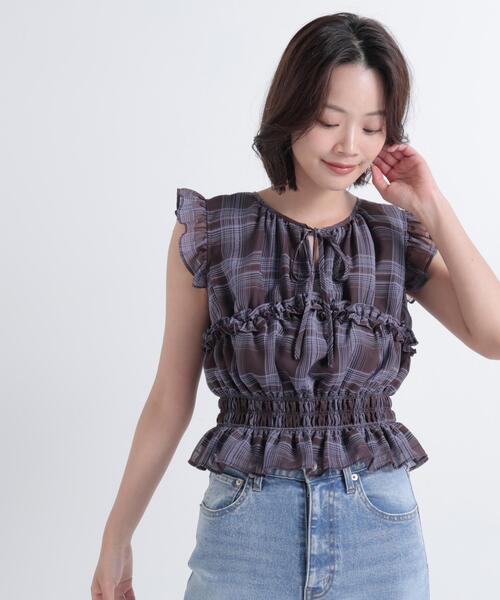 NATURAL BEAUTY BASIC(ナチュラルビューティーベーシック)の「フリルシャーリングペプラムブラウス(シャツ/ブラウス・レディース・ベージュ系その他/オフホワイト/ブラック/ブラウン系その他・フリ-)」の11枚目の写真