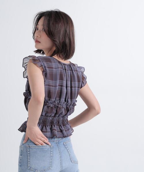 NATURAL BEAUTY BASIC(ナチュラルビューティーベーシック)の「フリルシャーリングペプラムブラウス(シャツ/ブラウス・レディース・ベージュ系その他/オフホワイト/ブラック/ブラウン系その他・フリ-)」の13枚目の写真