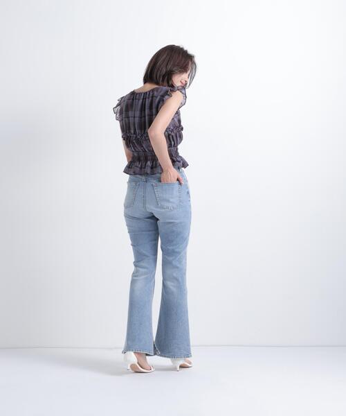 NATURAL BEAUTY BASIC(ナチュラルビューティーベーシック)の「フリルシャーリングペプラムブラウス(シャツ/ブラウス・レディース・ベージュ系その他/オフホワイト/ブラック/ブラウン系その他・フリ-)」の14枚目の写真