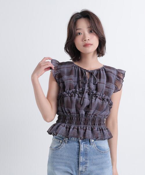 NATURAL BEAUTY BASIC(ナチュラルビューティーベーシック)の「フリルシャーリングペプラムブラウス(シャツ/ブラウス・レディース・ベージュ系その他/オフホワイト/ブラック/ブラウン系その他・フリ-)」の15枚目の写真