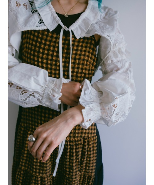 ELLA CANTARIA(エヤカンタリア)の「Lace Patchwork Bolero|レースパッチワークボレロ(カーディガン/ボレロ・レディース・ホワイト/ライトイエロー・FREE)」の17枚目の写真