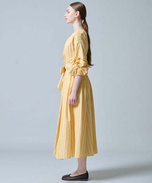 DOUBLE STANDARD CLOTHING(ダブルスタンダードクロージング)の「カシュクールボリュームスリーブワンピース(ワンピース・レディース・イエロー・38/36)」の5枚目の写真