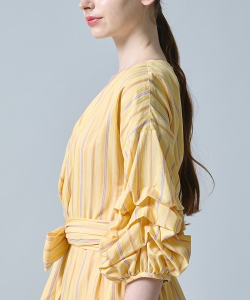 DOUBLE STANDARD CLOTHING(ダブルスタンダードクロージング)の「カシュクールボリュームスリーブワンピース(ワンピース・レディース・イエロー・38/36)」の8枚目の写真