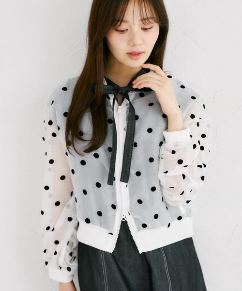 tocco closet(トッコ クローゼット)の「【ZOZO限定】シアードットギャザースリーブダブルジップブルゾン(ブルゾン・レディース・オフホワイト/ブラック・M)」の6枚目の写真