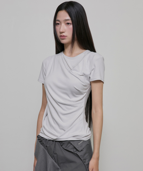 FLAREUP(フレアアップ)の「Asymmetrical Draped T-Shirt (FL-147_Cloud White)(Tシャツ/カットソー・レディース・アイボリー・OS)」の7枚目の写真