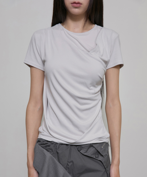 FLAREUP(フレアアップ)の「Asymmetrical Draped T-Shirt (FL-147_Cloud White)(Tシャツ/カットソー・レディース・アイボリー・OS)」の8枚目の写真