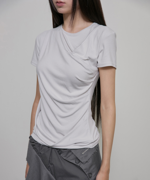 FLAREUP(フレアアップ)の「Asymmetrical Draped T-Shirt (FL-147_Cloud White)(Tシャツ/カットソー・レディース・アイボリー・OS)」の9枚目の写真