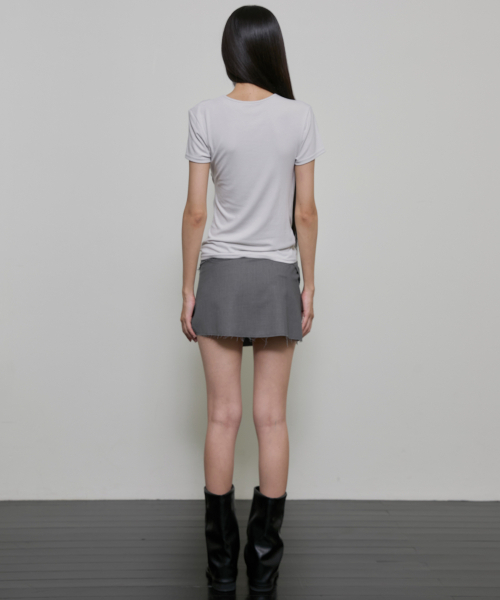 FLAREUP(フレアアップ)の「Asymmetrical Draped T-Shirt (FL-147_Cloud White)(Tシャツ/カットソー・レディース・アイボリー・OS)」の3枚目の写真