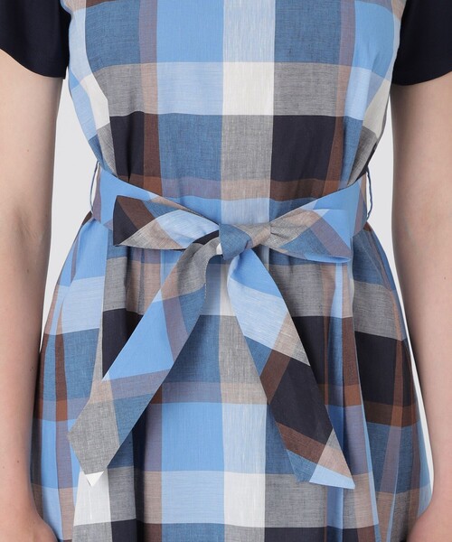 BLUE LABEL CRESTBRIDGE（ブルーレーベルクレストブリッジ）の「【一部店舗限定】CBチェックコットンリネンドッキングドレス（ワンピース・レディース・ライトブルー/グリーン系その他2/レッド系その他4・40/38/36）」の12枚目の写真