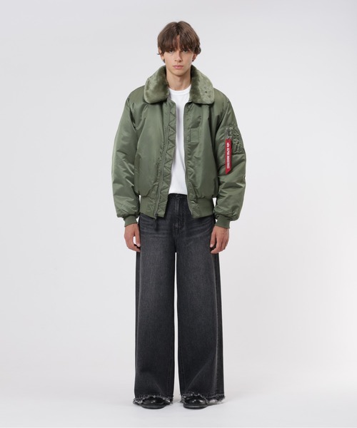 Alpha Industries(アルファインダストリーズ)の「Alpha Industries/アルファインダストリーズ/B-15 HERITAGE FIT FLIGHT JACKET/B-15 ヘリテージフィット フライトジャケット(ミリタリージャケット・メンズ・ブラック/セージグリーン・S/M/L/2XL/XL/XS)」の3枚目の写真