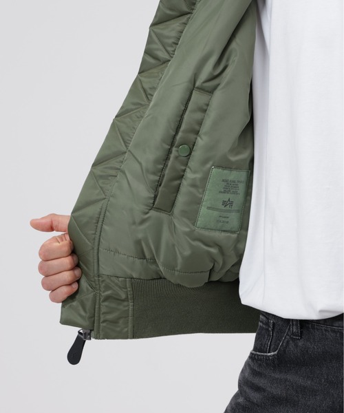 Alpha Industries(アルファインダストリーズ)の「Alpha Industries/アルファインダストリーズ/B-15 HERITAGE FIT FLIGHT JACKET/B-15 ヘリテージフィット フライトジャケット(ミリタリージャケット・メンズ・ブラック/セージグリーン・S/M/L/2XL/XL/XS)」の9枚目の写真