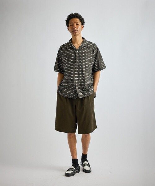 Saturdays NYC(サタデーズ ニューヨークシティ )の「Feliz Two Tuck Walk Short(その他パンツ・メンズ・ブラック/オリーブ・S/M/L)」の16枚目の写真