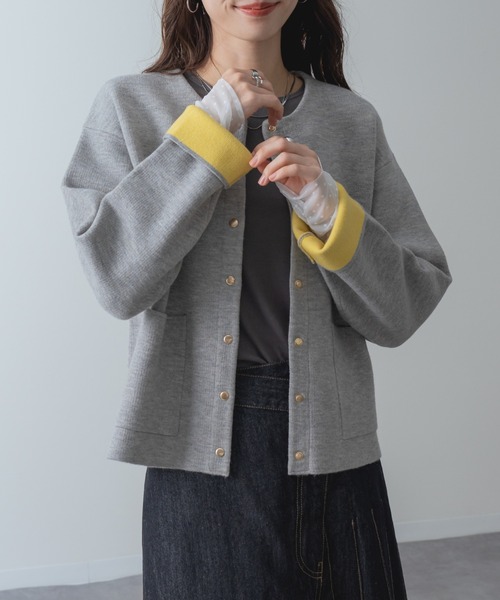 refinedworks(リファインドワークス)の「【refinedworks】金ボタン ジャケット 風 ニット カーディガン(カーディガン/ボレロ・レディース・グリーン/グレー/ブラック・FREE)」の4枚目の写真