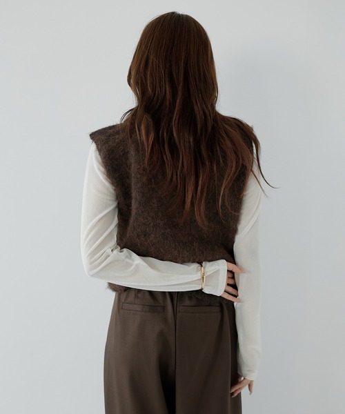 AMUU. PRECIEUSE(アムープレシューズ)の「モヘアポロニットベスト(ニット/セーター・レディース・ブラウン/オフホワイト/ブラック/グレー・FREE)」の19枚目の写真