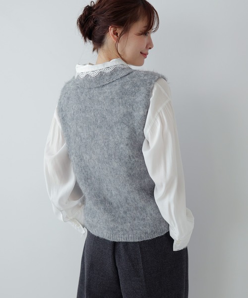 AMUU. PRECIEUSE(アムープレシューズ)の「モヘアポロニットベスト(ニット/セーター・レディース・ブラウン/オフホワイト/ブラック/グレー・FREE)」の9枚目の写真
