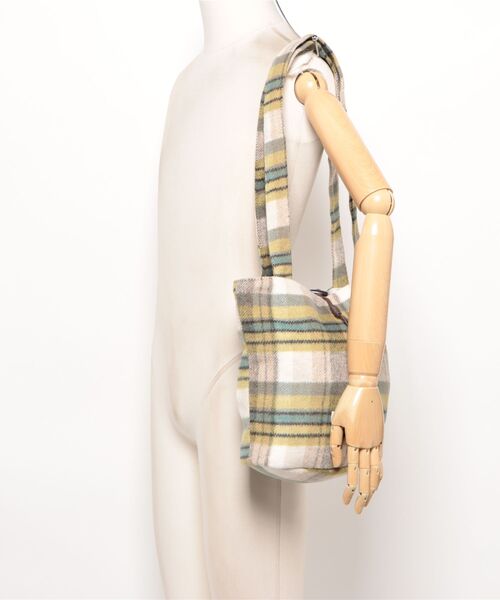 RIKKA FEMME(リッカファム)の「RIKKA FEMME/リッカファム トートバッグ チェックシャギートート RFA6F-0102(トートバッグ・レディース・レッド/グリーン/ベージュ・ONE)」の9枚目の写真