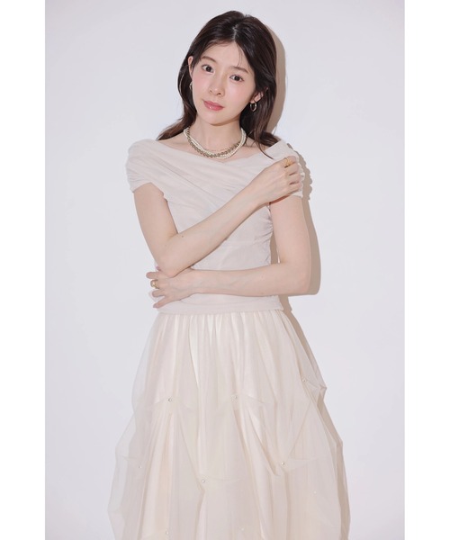Rirandture(リランドチュール)の「ベロアオフショルトップス(シャツ/ブラウス・レディース・ダークブラウン/オフホワイト/ブラック・2)」の2枚目の写真