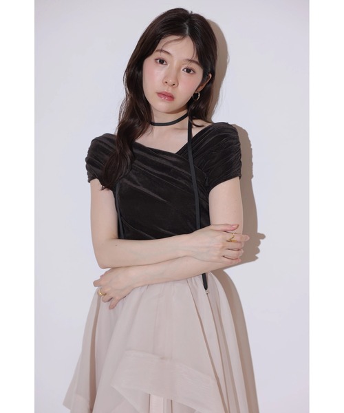 Rirandture(リランドチュール)の「ベロアオフショルトップス(シャツ/ブラウス・レディース・ダークブラウン/オフホワイト/ブラック・2)」の8枚目の写真
