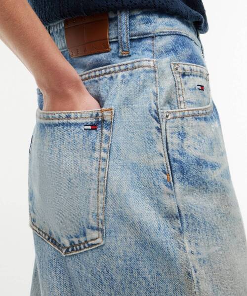 tommy jeans(トミー ジーンズ)の「ルーズワイドフィットジーンズ(デニムパンツ・レディース・インディゴブルー・27inch/26inch/25inch)」の3枚目の写真