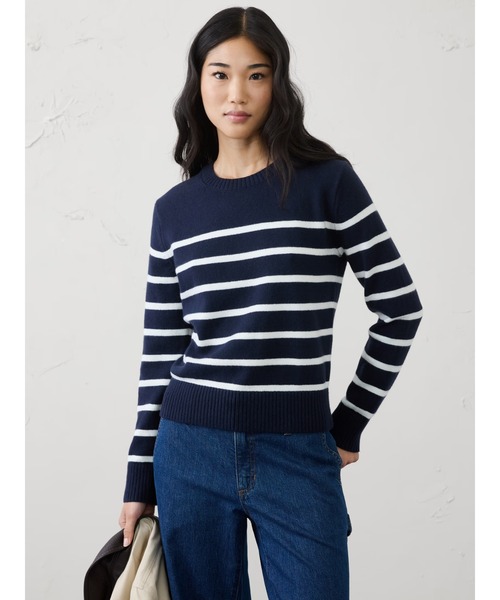 BANANA REPUBLIC FACTORY STORE(バナナリパブリック ファクトリーストア)の「BANANA REPUBLIC FACTORY STORE Perfectly Soft クルーネックセーター(ニット/セーター・レディース・ネイビー・S/M)」の1枚目の写真