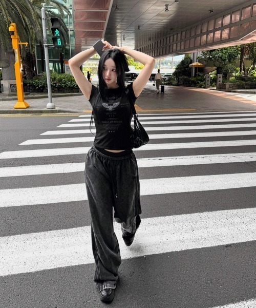 Hatsukoshi(ハツコシ)の「ヴィンテージウォッシングワイドパンツサギングver.(スウェットパンツ・レディース・グレー/チャコール・FREE)」の9枚目の写真