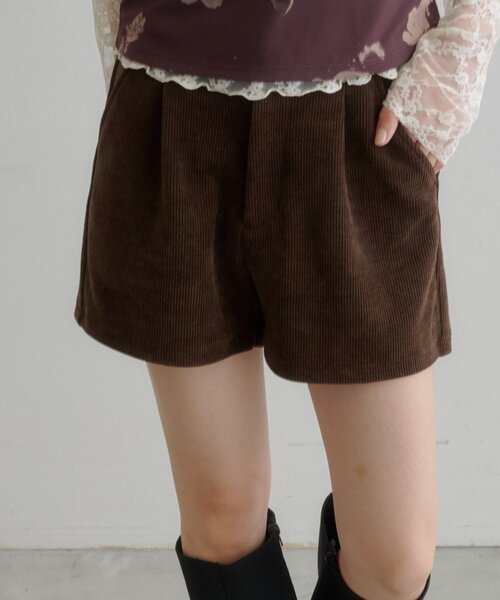 Kastane(カスタネ)の「【S.Mサイズ展開】コーデュロイショートパンツ(その他パンツ・レディース・ブラック/ブラウン・SMALL/MEDIUM)」の1枚目の写真