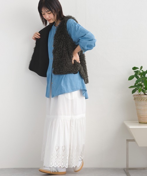 OMNES(オムネス)の「ヨーク切替胸刺繍シャンブレー長袖シャツ(シャツ/ブラウス・レディース・ライトブルー/ブルー・FREE)」の7枚目の写真