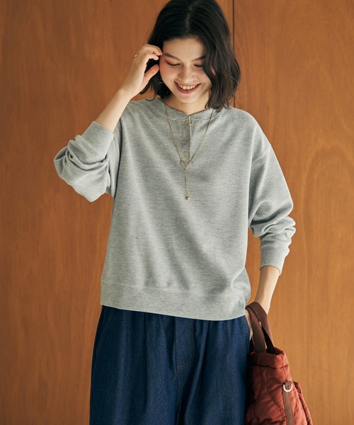 ikka(イッカ)の「パイナップルガゼットプルオーバー(Tシャツ/カットソー・レディース・オフホワイト/ネイビー/グレー・M/L)」の4枚目の写真