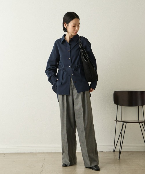 Aunely（オーネリー）の「【Aunely】ウエストドロストシャツ＜YOSOOIシリーズ〉（シャツ/ブラウス・レディース・モカ/チャコール/ネイビー/オフホワイト/イエロー・L/M）」の8枚目の写真
