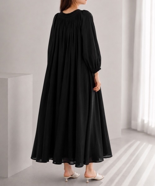 Muffiny(マフィニー)の「リボンネック ギャザーワンピース【Indian Cotton】(ワンピース・レディース・ストライプ/ブルー/ドット/ブラック・MEDIUM)」の5枚目の写真