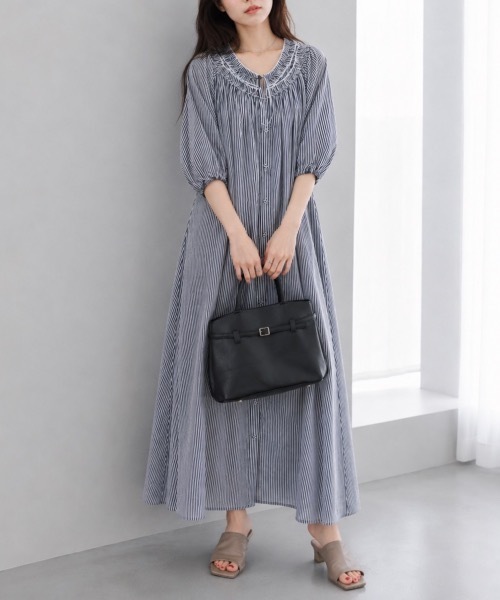 Muffiny(マフィニー)の「リボンネック ギャザーワンピース【Indian Cotton】(ワンピース・レディース・ストライプ/ブルー/ドット/ブラック・MEDIUM)」の19枚目の写真