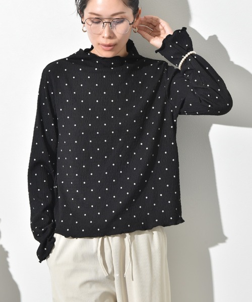 INTERPLANET（インタープラネット）の「シャーリング風ジャガードドットハイネックプルオーバー（Tシャツ/カットソー・レディース・アイボリー/ブラック・FREE）」の2枚目の写真