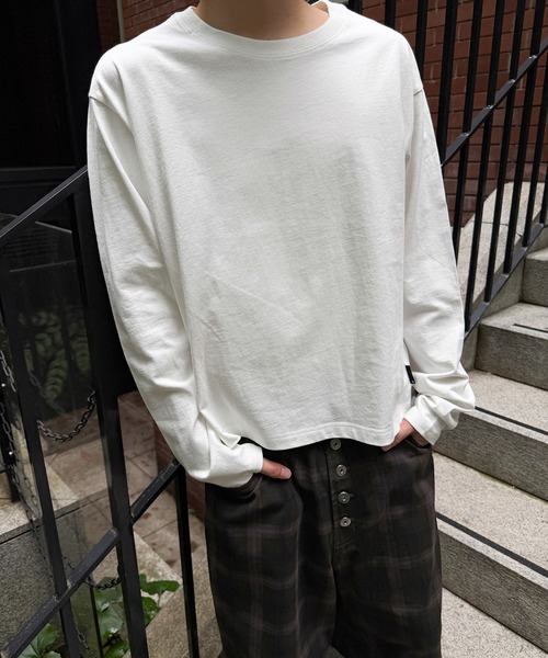 kutir(クティール)の「SOLID CROPPED LONG TSHIRT/無地クロップドロンT(Tシャツ/カットソー・メンズ・カーキ/ボルドー/ブラック/ブラック系その他2/ブラック系/杢グレー/オフホワイト・LARGE/SMALL/MEDIUM)」の2枚目の写真