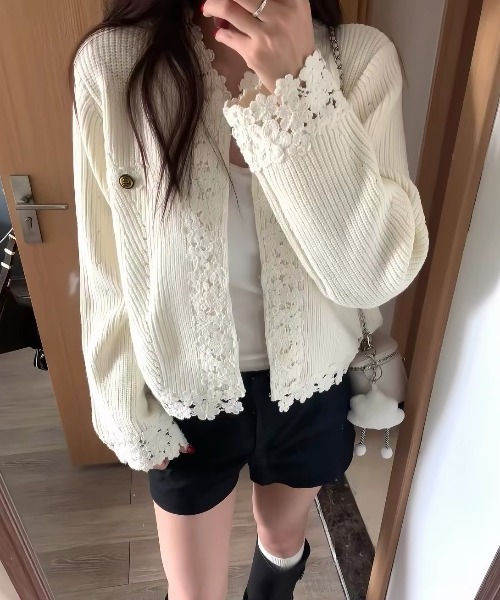 AsRiRe(アスリレイ)の「26aw フラワーレース切替ニットカーディガン(カーディガン/ボレロ・レディース・ホワイト・M)」の2枚目の写真