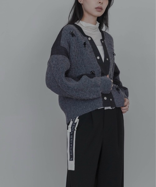 Eimee Law(エイミーロウ)の「キルトジャガード×ケーブルビジューニットブルゾン(ブルゾン・レディース・アイボリー/ダークグレー/ブラック・FREE)」の17枚目の写真