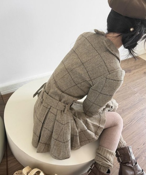 GEMEDA(ジェメダ)の「チェック柄ダブルボタンデザインチェスターコート(チェスターコート・レディース・ベージュ・S)」の2枚目の写真