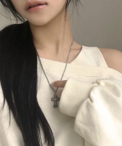 Emilie(エミリー)の「ワンショルダー ルーズラグランスウェット(Tシャツ/カットソー・レディース・ブルー/クリーム/グレー・FREE)」の6枚目の写真